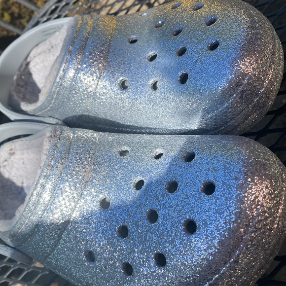 Preowned women’s Crocs  Silver Glitter Clogs 6.5 excellent - Picture 13 of 13